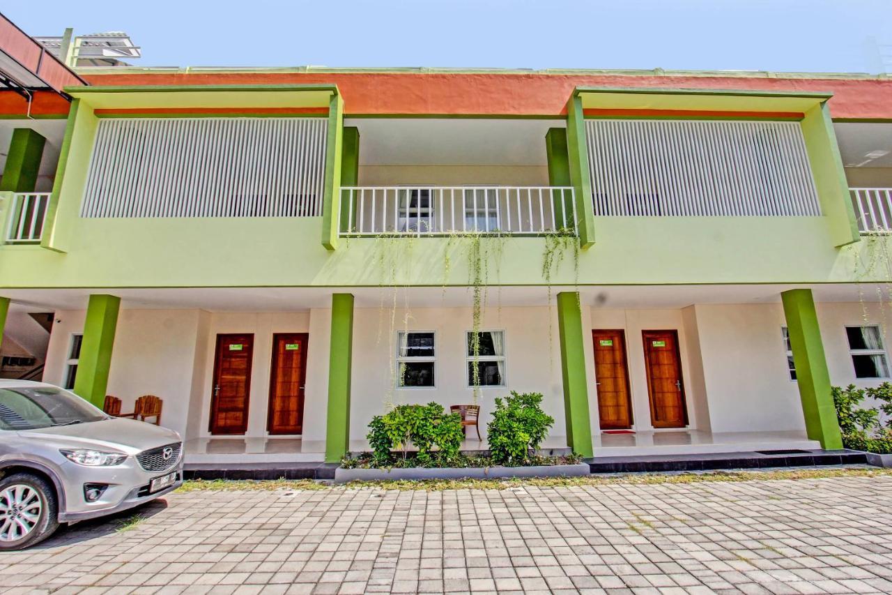 Capital O 91384 Rintaka Residence Senggigi Kültér fotó