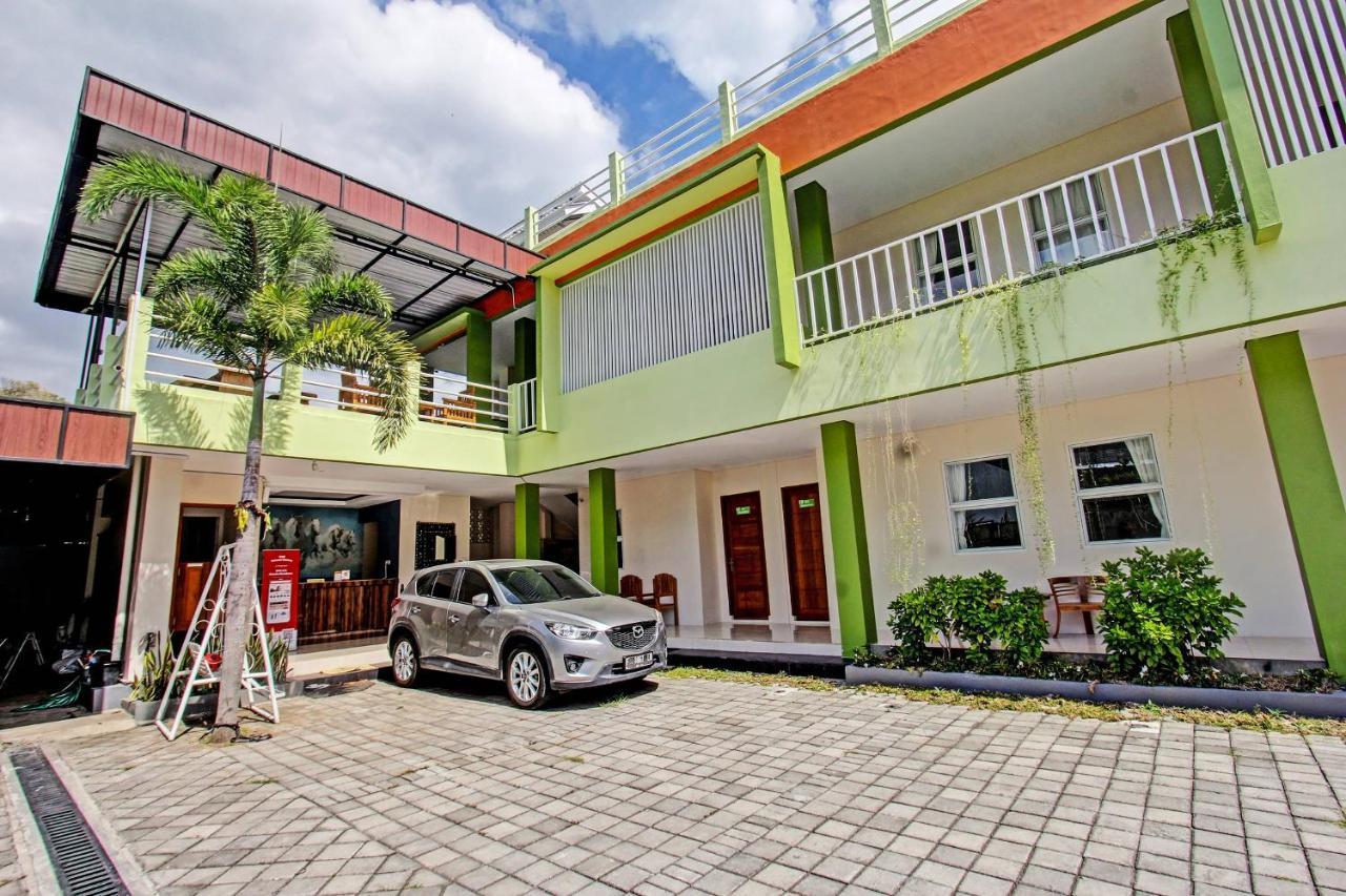 Capital O 91384 Rintaka Residence Senggigi Kültér fotó